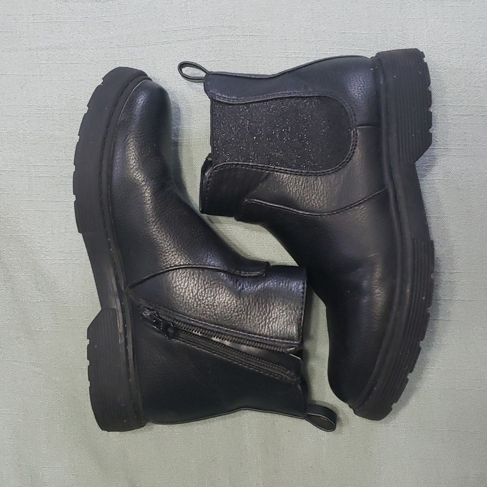 Cat and Jack black chelsea boots